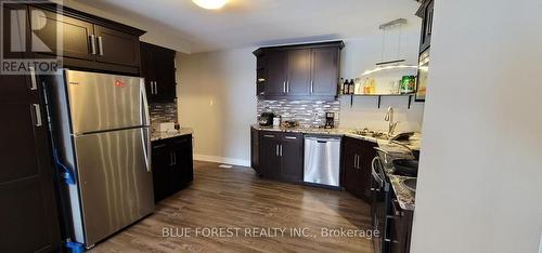 21 Arcadia Crescent, London, ON - Indoor Photo Showing Kitchen