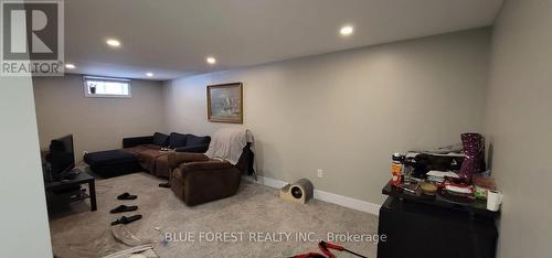 21 Arcadia Crescent, London, ON - Indoor Photo Showing Other Room