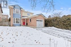 4 KNOLLWOOD COURT  Hamilton (Dundas), ON L9H 3L5