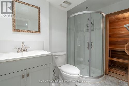 1836 Friar Tuck Court, Mississauga, ON - Indoor Photo Showing Bathroom