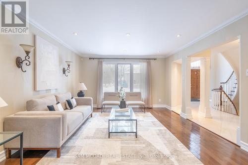 1836 Friar Tuck Court, Mississauga, ON - Indoor Photo Showing Living Room