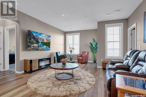 303 1715 Badham Boulevard, Regina, SK - Indoor Photo Showing Living Room