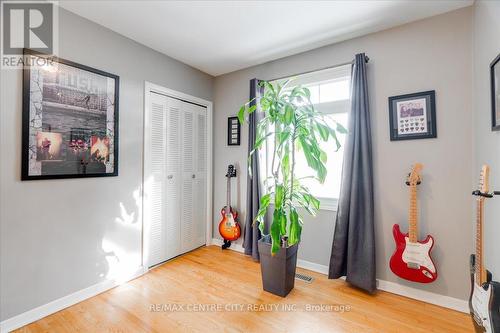 11 Southland Drive, London, ON - Indoor Photo Showing Other Room