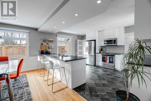 11 Southland Drive, London, ON - Indoor Photo Showing Kitchen