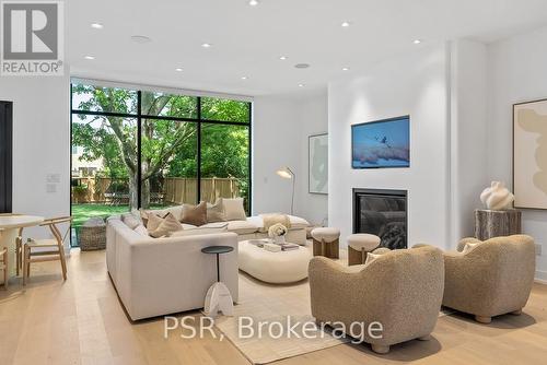 39 Inglewood Drive, Mississauga, ON - Indoor Photo Showing Living Room With Fireplace