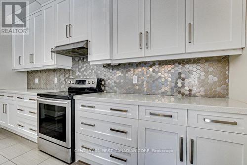 998 Loft Court, London, ON - Indoor Photo Showing Kitchen With Upgraded Kitchen