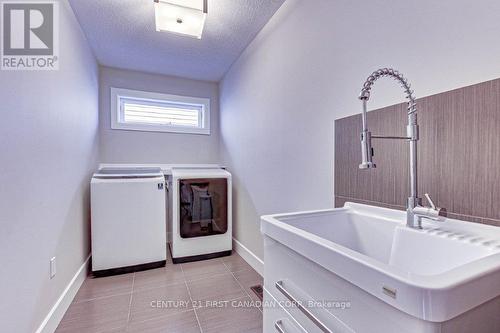 998 Loft Court, London, ON - Indoor Photo Showing Laundry Room