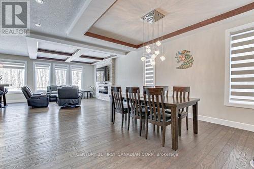 998 Loft Court, London, ON - Indoor Photo Showing Dining Room