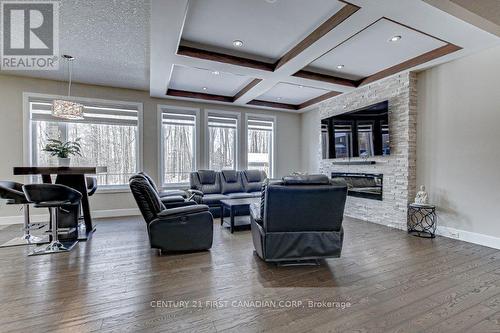 998 Loft Court, London, ON - Indoor Photo Showing Living Room With Fireplace