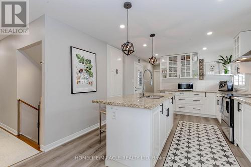 1057 Roosevelt Road, Mississauga, ON - Indoor Photo Showing Kitchen With Upgraded Kitchen