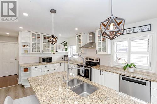 1057 Roosevelt Road, Mississauga, ON - Indoor Photo Showing Kitchen With Stainless Steel Kitchen With Double Sink With Upgraded Kitchen