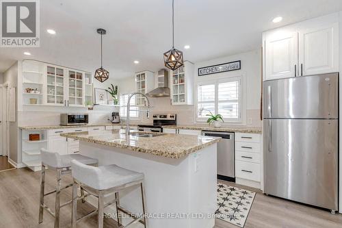 1057 Roosevelt Road, Mississauga, ON - Indoor Photo Showing Kitchen With Stainless Steel Kitchen With Double Sink With Upgraded Kitchen