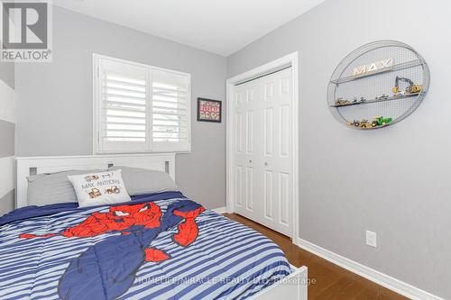 1057 Roosevelt Road, Mississauga, ON - Indoor Photo Showing Bedroom