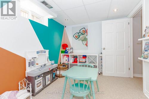 1057 Roosevelt Road, Mississauga, ON - Indoor Photo Showing Other Room