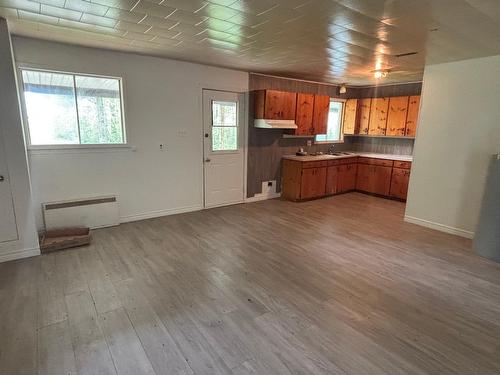 Salon - 495 Rg Ste-Cécile, Saint-David, QC - Indoor