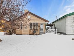 51 Kinver AVE  Winnipeg, MB R2R 2M8