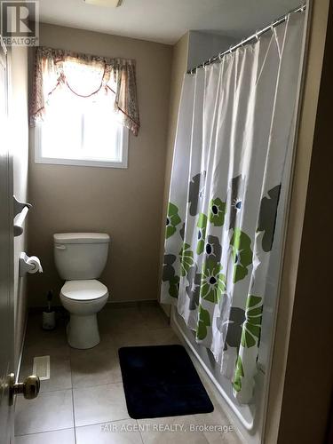 634 Ridgeview Drive, London, ON - Indoor Photo Showing Bathroom