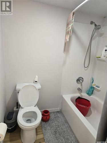 1840 Quebec Street, Regina, SK - Indoor Photo Showing Bathroom