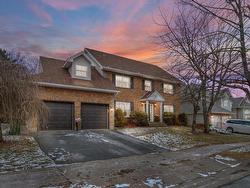 34 Ravine Park  Halifax, NS B3M 4N1