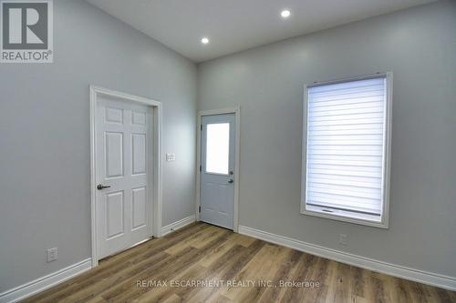 195 Picton Street E, Hamilton, ON - Indoor Photo Showing Other Room