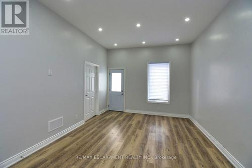 195 Picton Street E, Hamilton, ON - Indoor Photo Showing Other Room