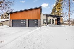 514 Laidlaw BLVD  Winnipeg, MB R3P 0K9