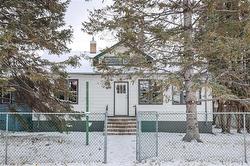 184 Royal AVE  Winnipeg, MB R2V 1H4