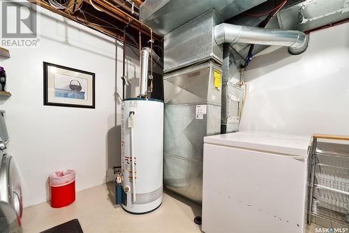 167 Dunsmore Drive, Regina, SK - Indoor Photo Showing Laundry Room