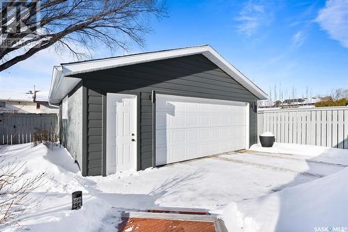 167 Dunsmore Drive, Regina, SK - Outdoor With Exterior