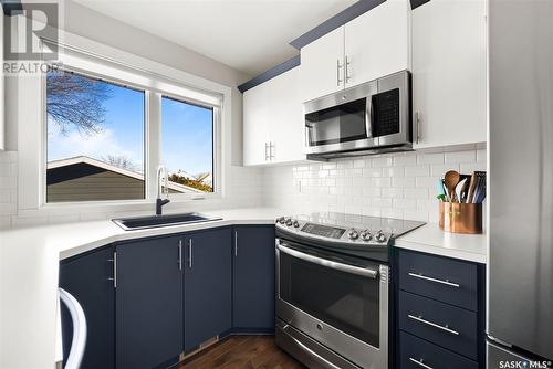 167 Dunsmore Drive, Regina, SK - Indoor Photo Showing Kitchen With Upgraded Kitchen