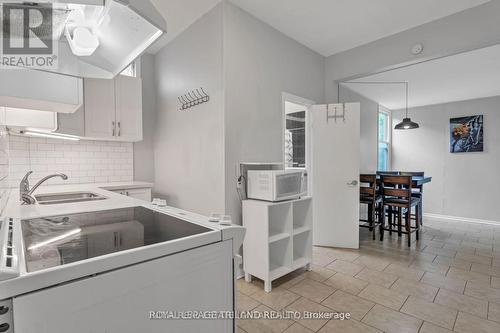 147 Wilson Avenue, London, ON - Indoor Photo Showing Kitchen