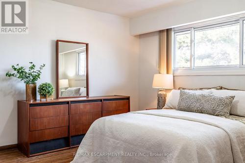 9 Laurier Avenue, Hamilton, ON - Indoor Photo Showing Bedroom