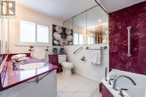 9 Laurier Avenue, Hamilton, ON - Indoor Photo Showing Bathroom