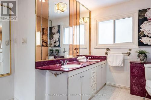 9 Laurier Avenue, Hamilton, ON - Indoor Photo Showing Bathroom