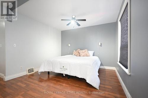 200 Kensington Avenue N, Hamilton, ON - Indoor Photo Showing Bedroom