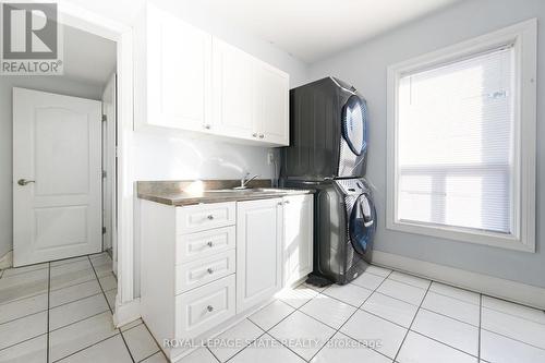 200 Kensington Avenue N, Hamilton, ON - Indoor Photo Showing Laundry Room