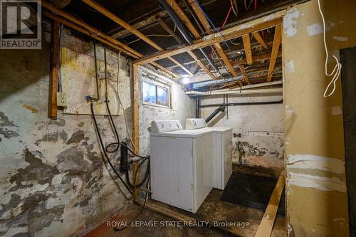 200 Kensington Avenue N, Hamilton, ON - Indoor Photo Showing Laundry Room