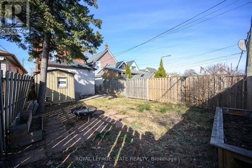 200 Kensington Avenue N, Hamilton, ON - Outdoor