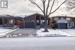 1632 ANWORLD COURT  Mississauga, ON L4W 2V9