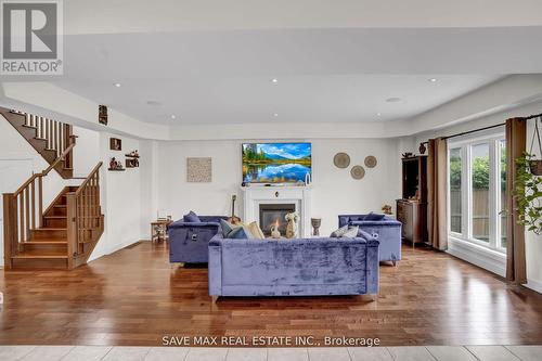 17 Lagoon Avenue, Hamilton, ON - Indoor Photo Showing Living Room With Fireplace