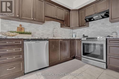 17 Lagoon Avenue, Hamilton, ON - Indoor Photo Showing Kitchen With Upgraded Kitchen