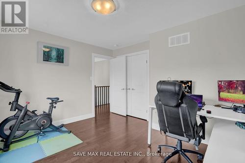 17 Lagoon Avenue, Hamilton, ON - Indoor Photo Showing Gym Room