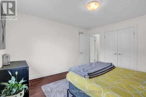 17 Lagoon Avenue, Hamilton, ON - Indoor Photo Showing Bedroom