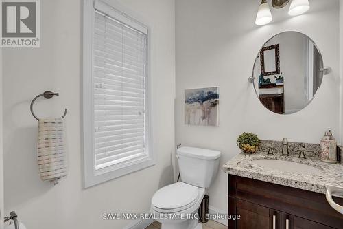 17 Lagoon Avenue, Hamilton, ON - Indoor Photo Showing Bathroom