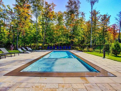 Piscine - 102-3010 Allée Du Valais, Mont-Tremblant, QC 