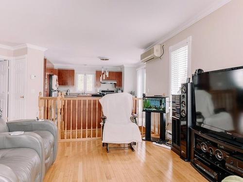 Salon - 729  - 731 Rue Des Caryers, Québec (La Haute-Saint-Charles), QC - Indoor Photo Showing Living Room