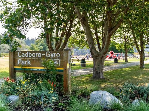 3751 Cadboro Bay Rd, Saanich, BC 