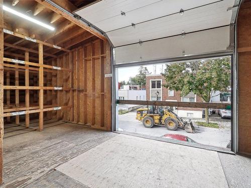 Warehouse - 2644  - 2650 Rue Jolicoeur, Montréal (Le Sud-Ouest), QC - Indoor Photo Showing Garage