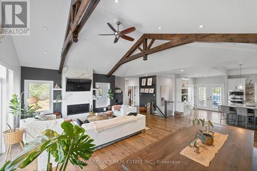 236 Barnum House Road, Alnwick/Haldimand, ON - Indoor Photo Showing Living Room