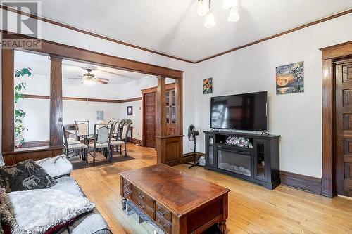 171 Woodward Ave, Sault Ste Marie, ON - Indoor Photo Showing Living Room